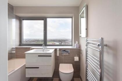 Metro Apartments Dublin Airport - image 19