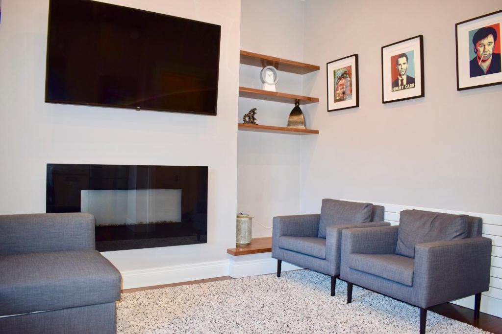 2 Bedroom Apartment near the Aviva - image 7