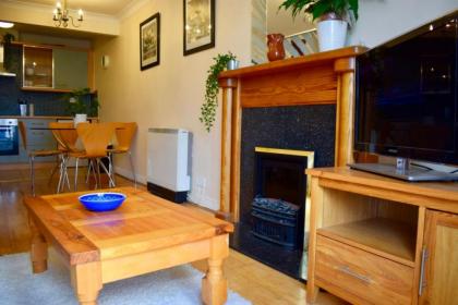 2 Bedroom Apartment Beside Merrion Square - image 6