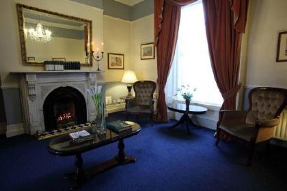 Charleville Lodge Hotel - image 2