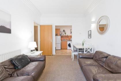 Immaculate 1-Bed Apartment in Dublin 1 - image 10