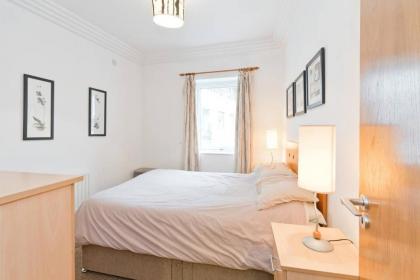 Immaculate 1-Bed Apartment in Dublin 1 - image 14