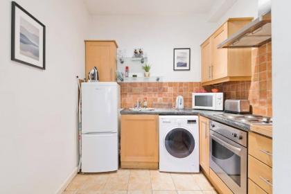 Immaculate 1-Bed Apartment in Dublin 1 - image 20