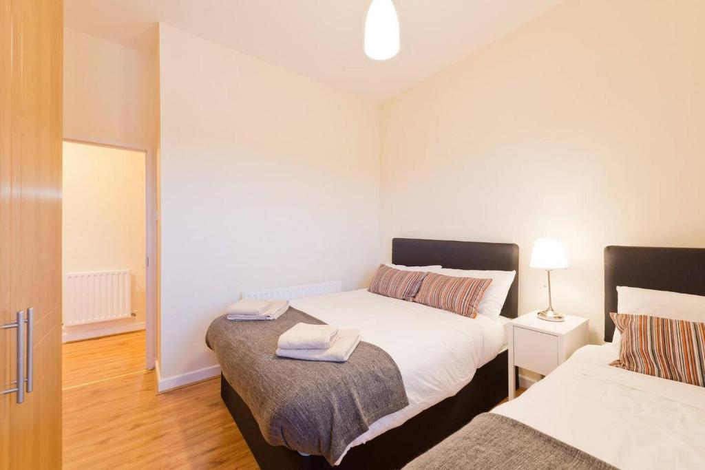 Stunning 3-Bed Apartment in Dublin 1 - image 4