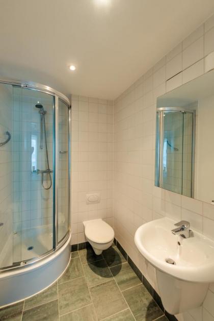 PREMIER SUITES Dublin Sandyford - image 12