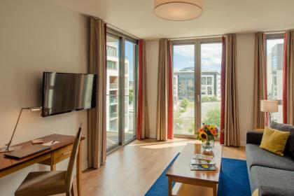 PREMIER SUITES Dublin Sandyford - image 15