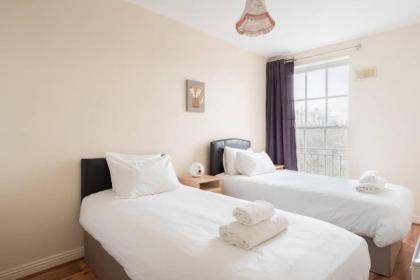 Central 2BD Flat in Heart of Dublin - image 3