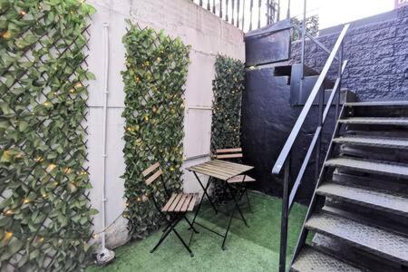 Cosy 1bed apartment with nice patio and fast WIFI F1 - image 5