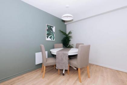 Relaxing 1BD Flat with a Roof Terrace - Portobello - image 10