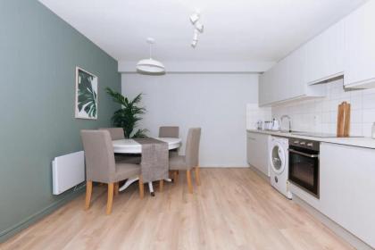 Relaxing 1BD Flat with a Roof Terrace - Portobello - image 6