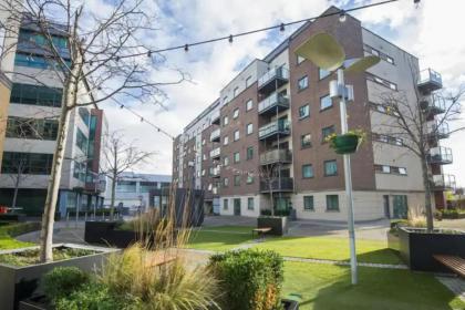 Bright 2BD Flat with Private Balcony - Dublin - image 11