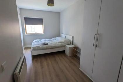 Bright 2BD Flat with Private Balcony - Dublin - image 3