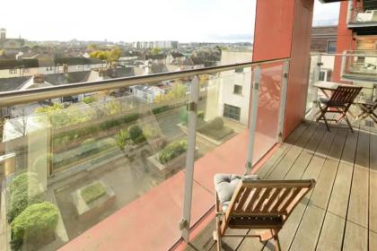 Bright 2BD Flat with Private Balcony - Dublin - image 8